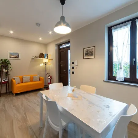 Casa Rubbo - 'como' Nelle Langhe Alba (Piedmont)